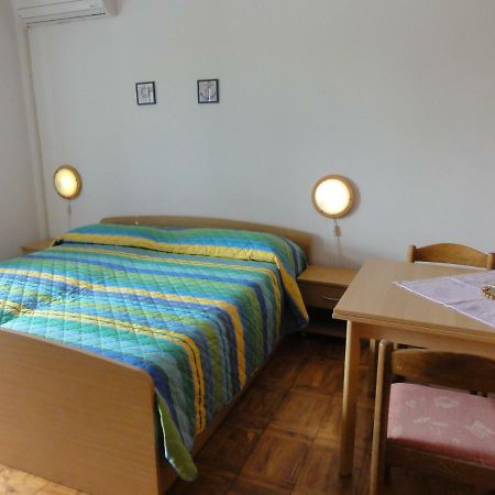 Nice And Cozy Apartment Ferry In ميدولين المظهر الخارجي الصورة
